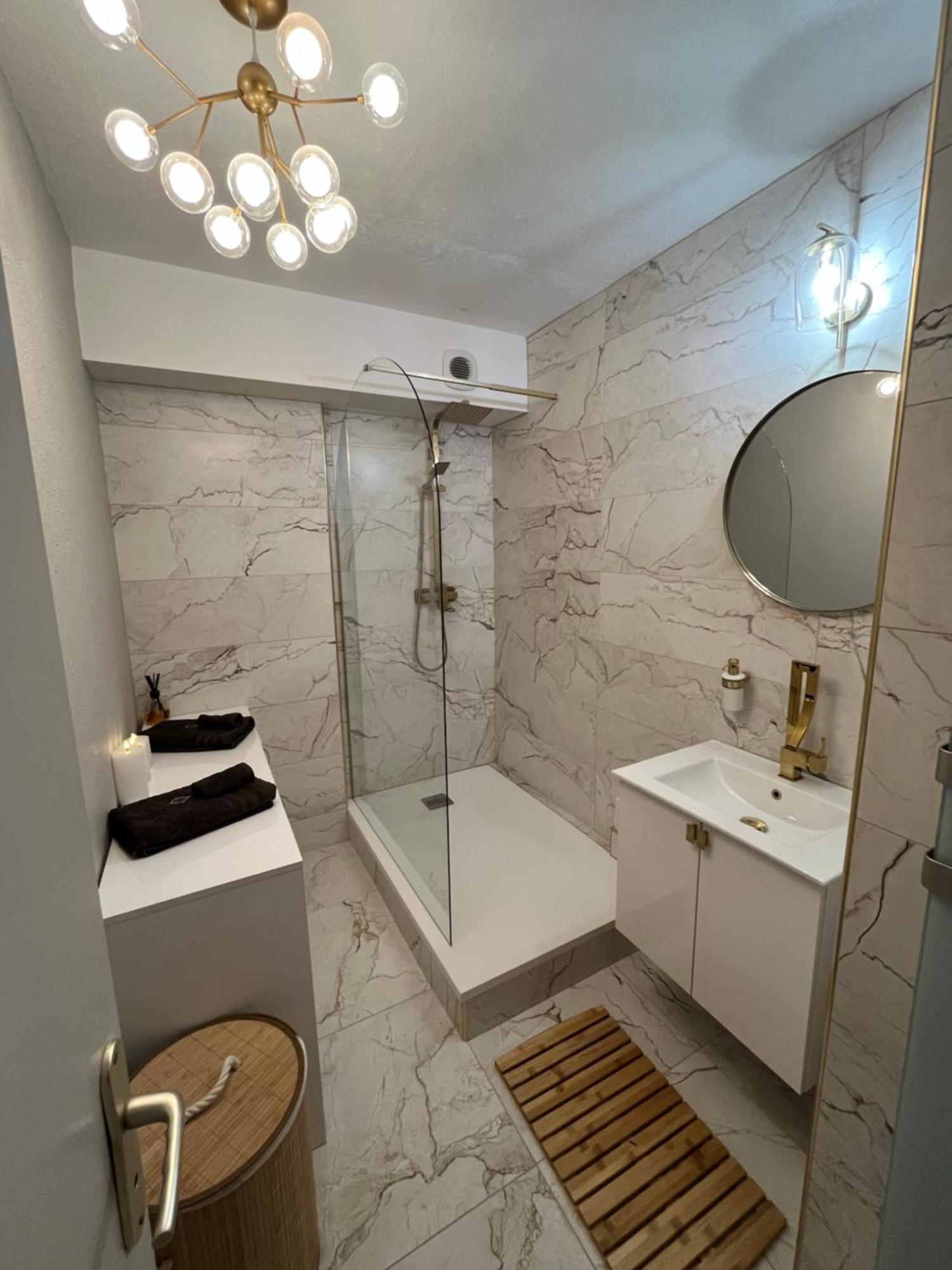 « Le Boudoir D'Elodie » Le Spa Romantique Saint-Léonard Exterior photo