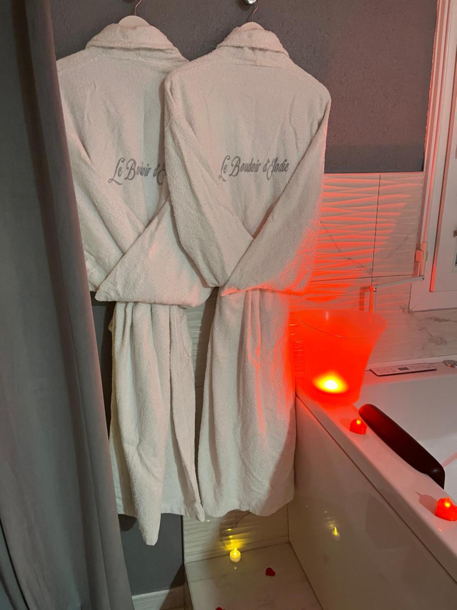 « Le Boudoir D'Elodie » Le Spa Romantique Saint-Léonard Exterior photo